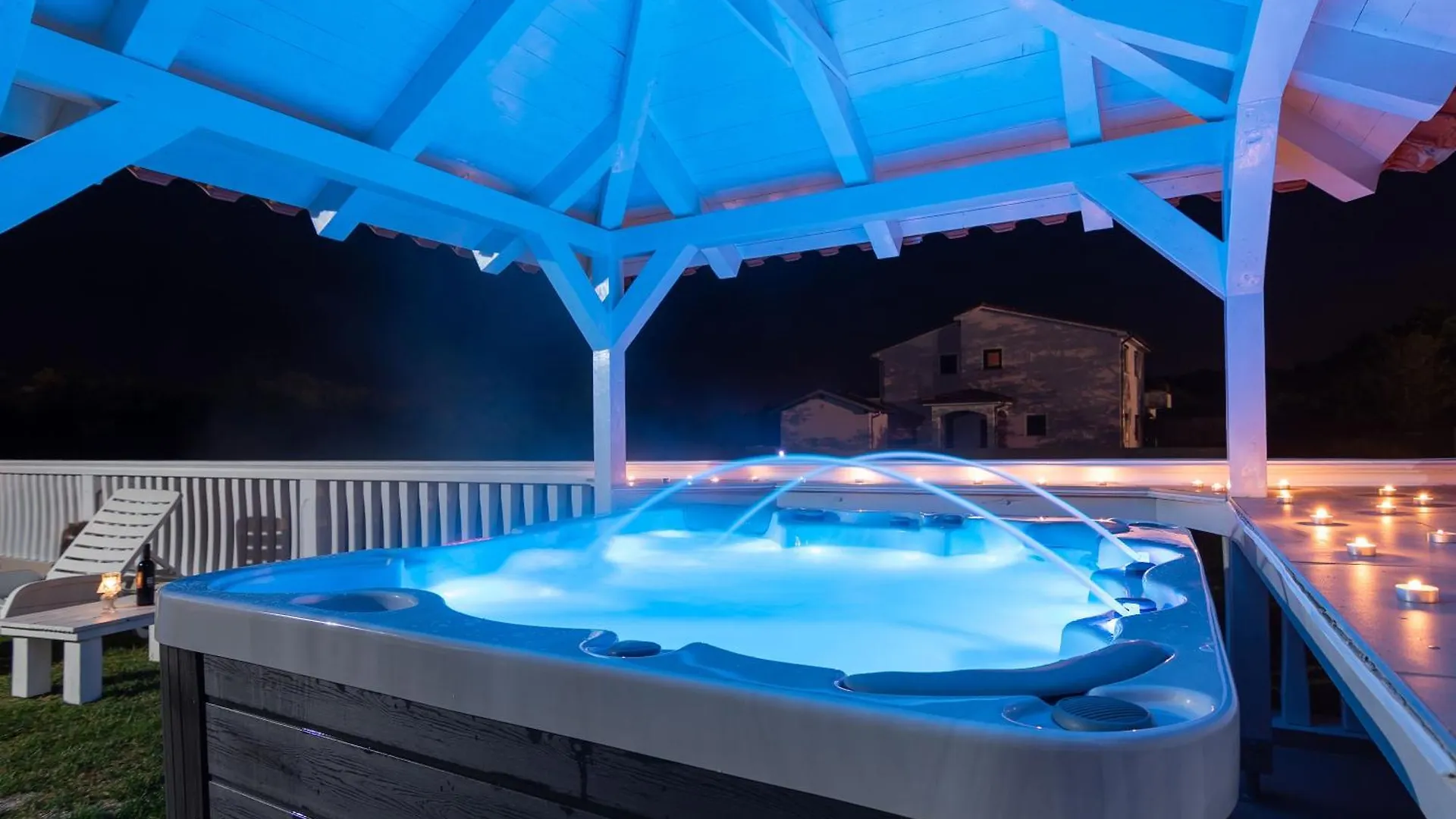Ferienwohnung Mit Jacuzzi, Garten Und Parkplatz Liznjan