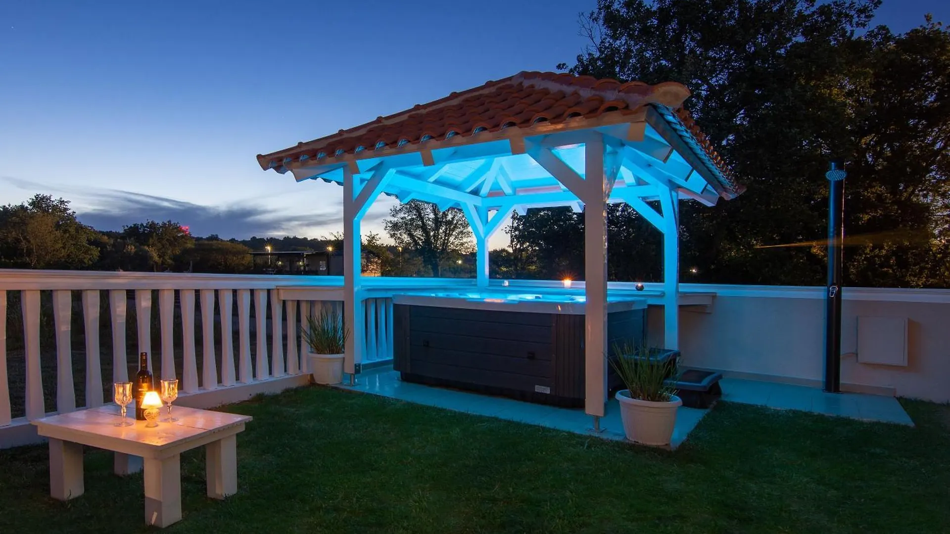 Ferienwohnung Mit Jacuzzi, Garten Und Parkplatz Liznjan Apartment