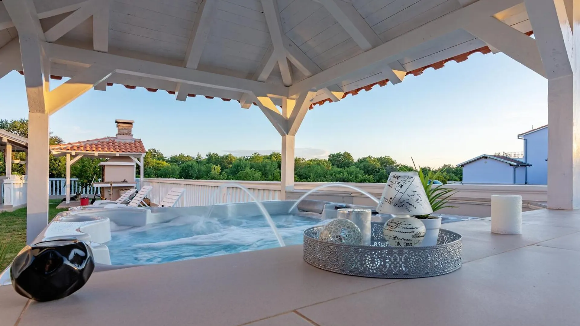 Apartment Ferienwohnung Mit Jacuzzi, Garten Und Parkplatz Liznjan