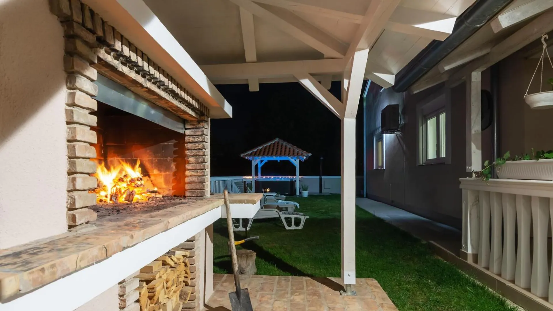 Apartment Ferienwohnung Mit Jacuzzi, Garten Und Parkplatz Liznjan