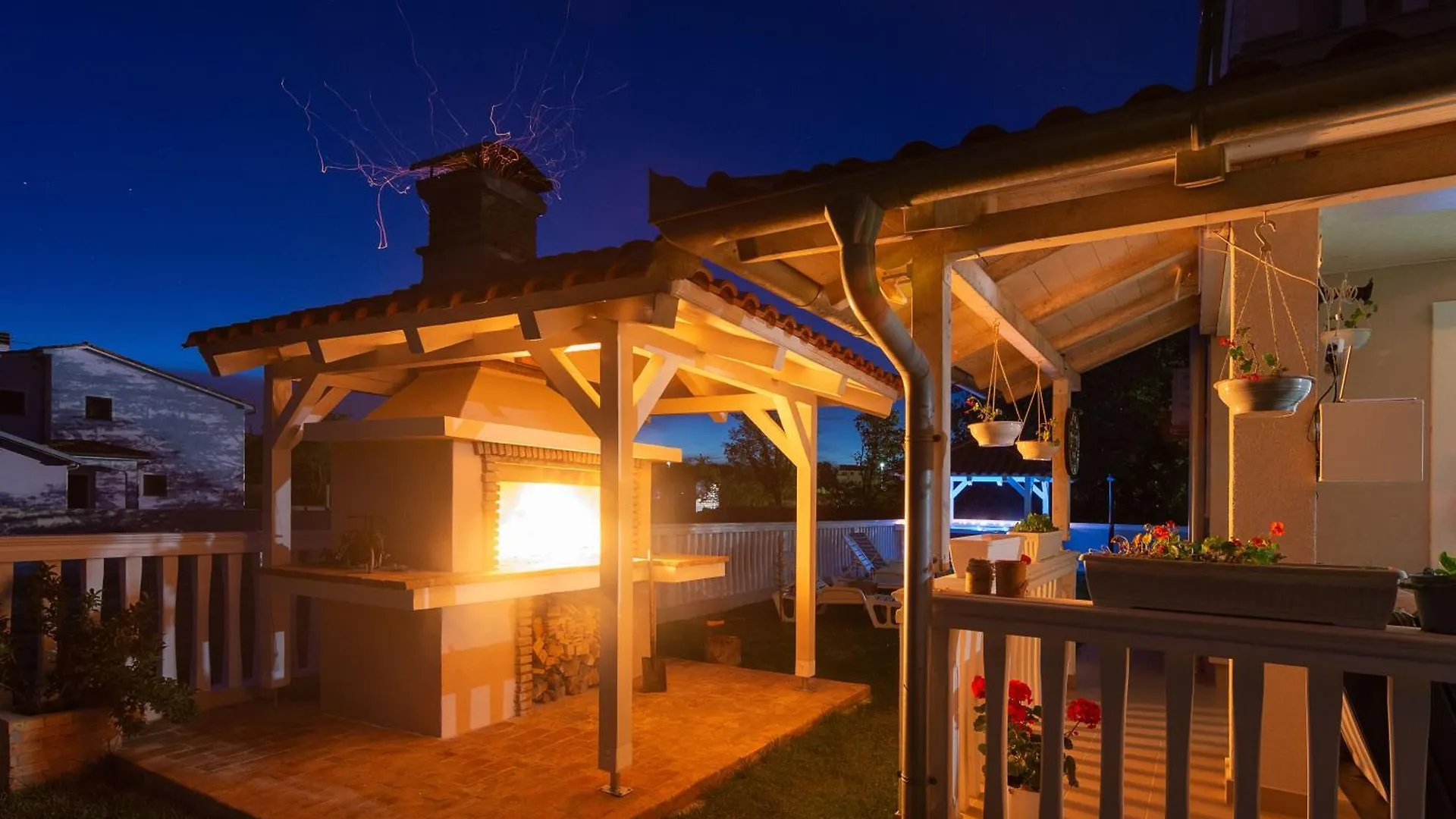 Ferienwohnung Mit Jacuzzi, Garten Und Parkplatz Liznjan Croatia