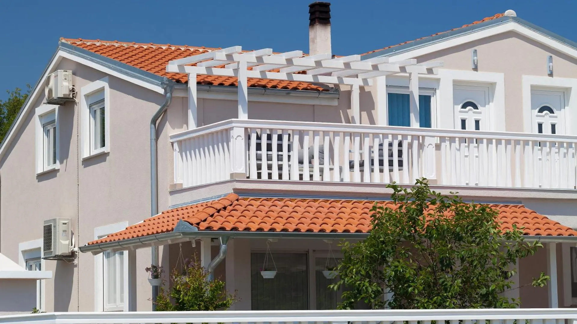 Ferienwohnung Mit Jacuzzi, Garten Und Parkplatz Liznjan